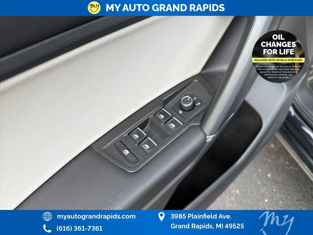 Used 2020 Volkswagen Tiguan SE R-Line w/ 3rd Row Seat Package AWD/4WD image 11