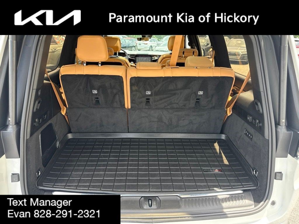 Used 2022 Jeep Grand Wagoneer Series III AWD/4WD image 11