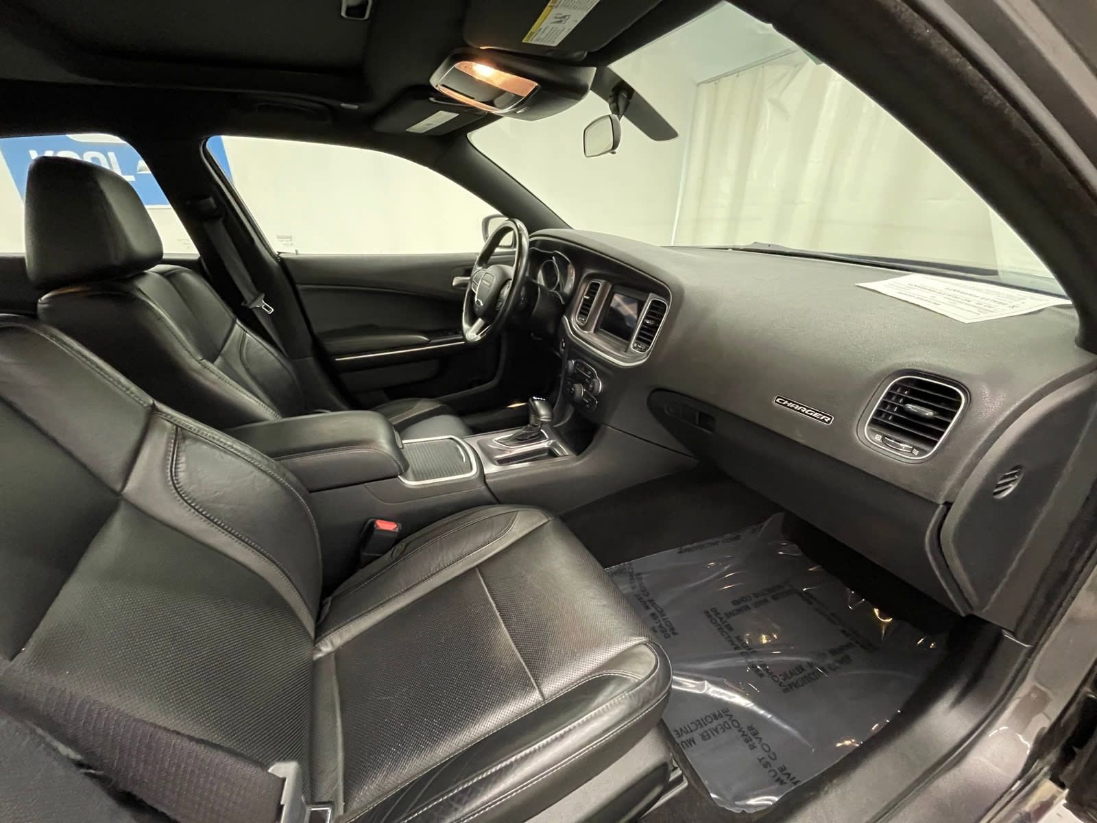 Used 2020 Dodge Charger SXT w/ Leather Interior Group image 8