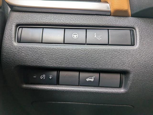 Used 2021 Nissan Rogue Platinum FWD image 17