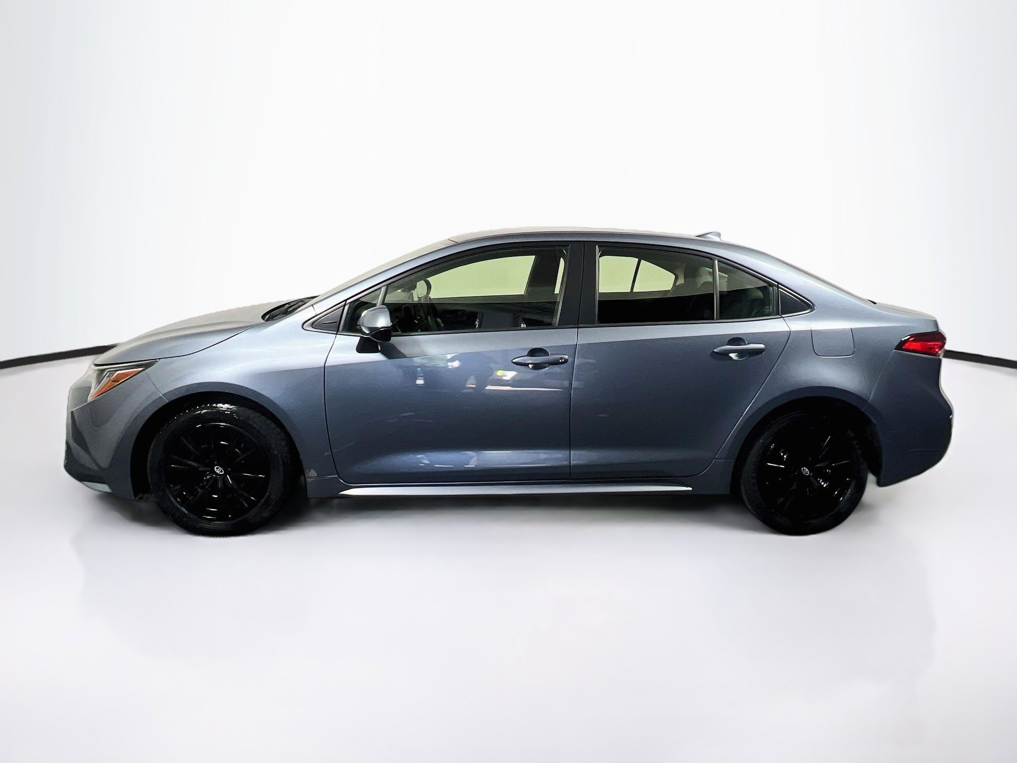 Used 2022 Toyota Corolla LE FWD image 7