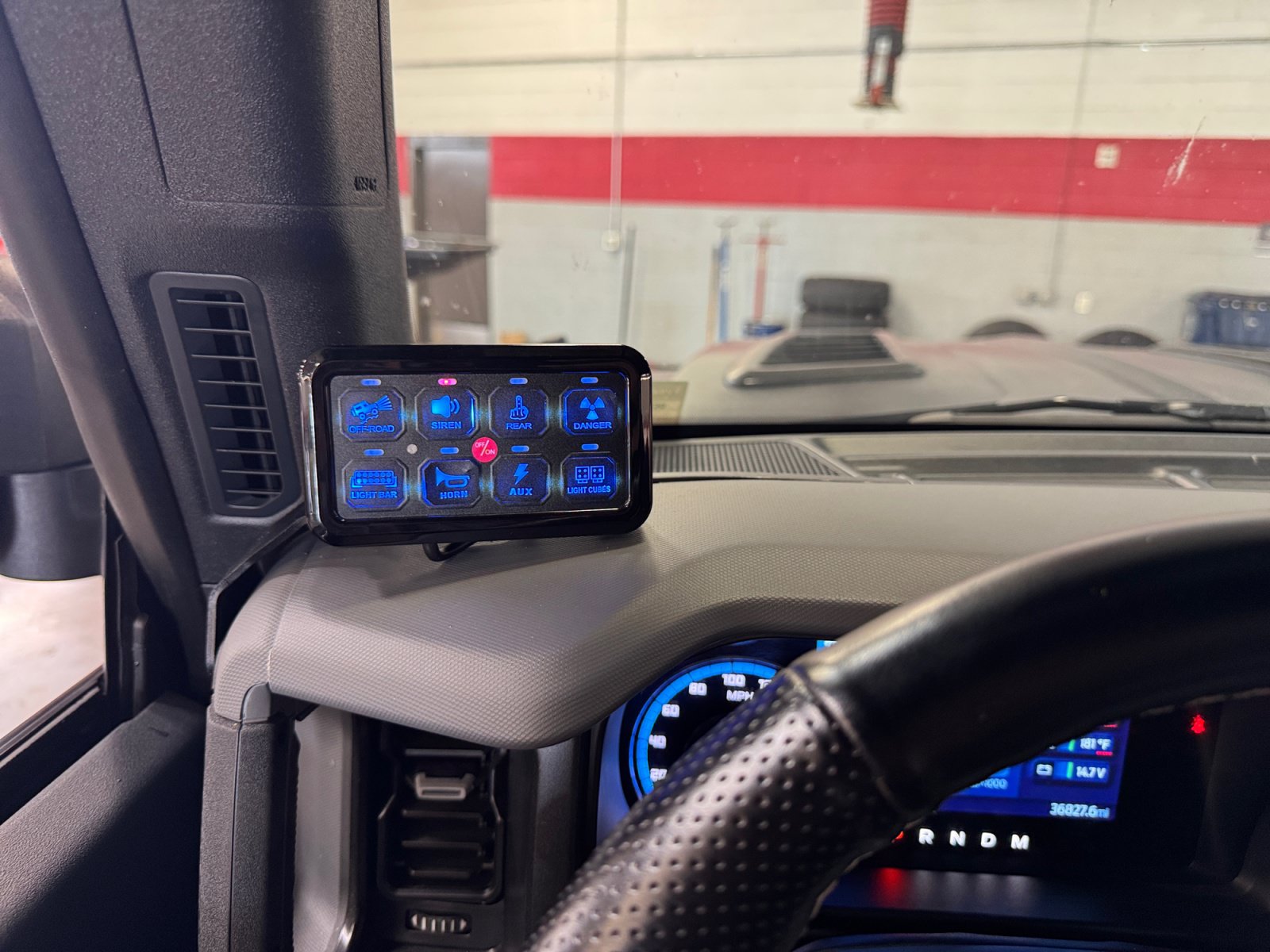 Used 2023 Ford Bronco 2-Door w/ Sasquatch Package AWD/4WD image 27