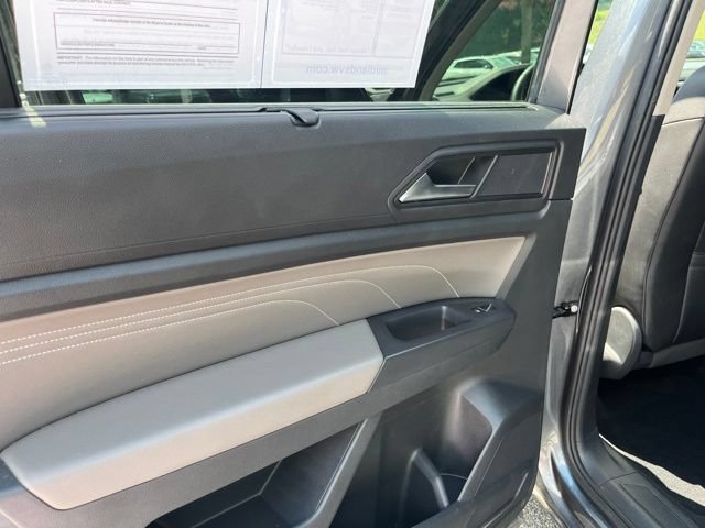 Used 2023 Volkswagen Atlas SE w/ Panoramic Sunroof Package FWD image 12