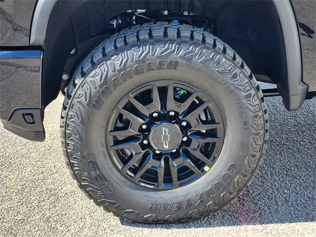 New 2026 Chevrolet Silverado 2500 ZR2 image 9