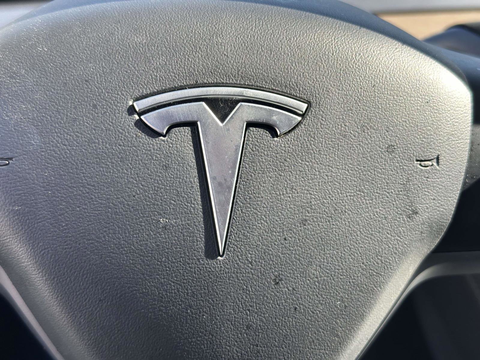 Used 2022 Tesla Model Y Long Range AWD/4WD image 22