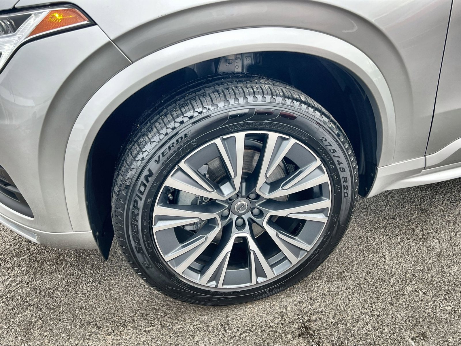 Used 2022 Volvo XC90 T6 Momentum w/ Climate Package image 12