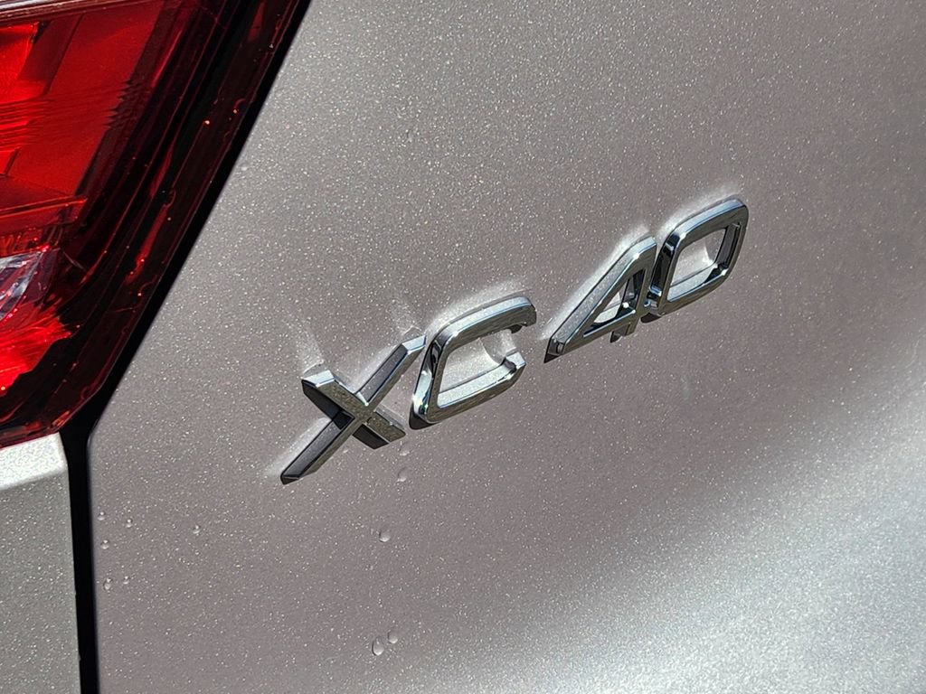 New 2026 Volvo XC40 B5 Plus w/ Protection Package Premier AWD/4WD image 31