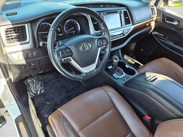 Used 2019 Toyota Highlander Limited FWD image 9