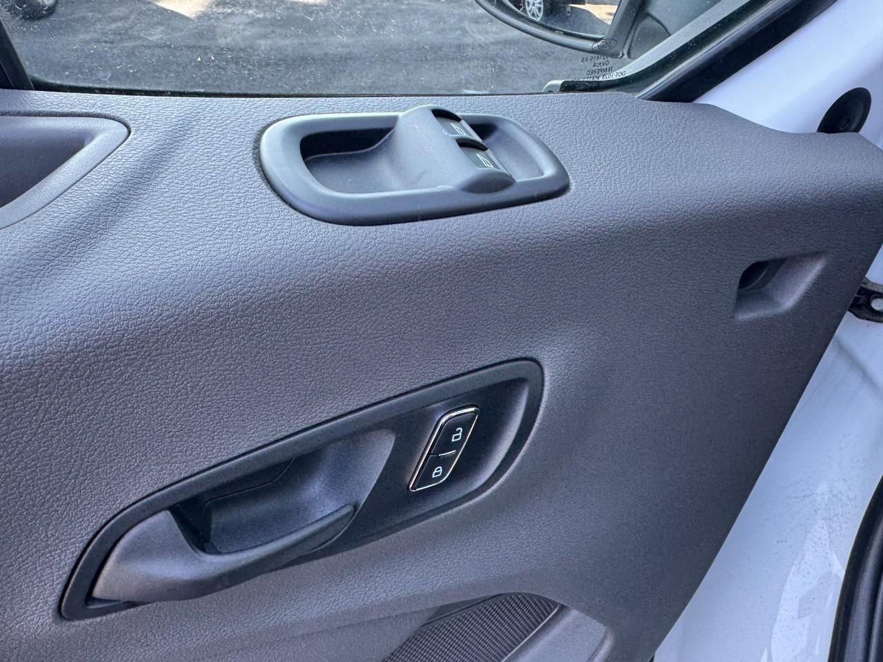 Used 2024 Ford Transit 350 XLT image 13