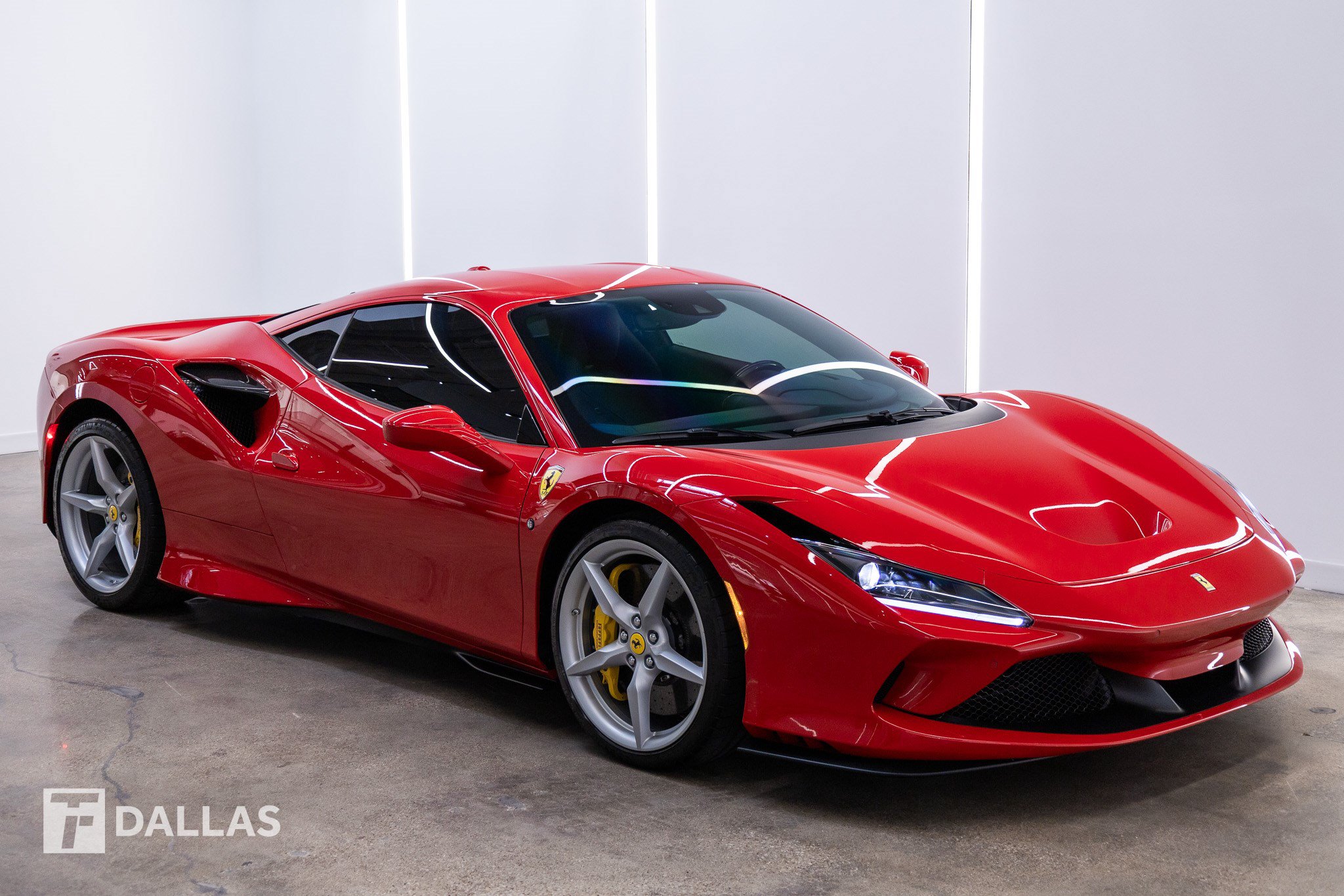 Used 2022 Ferrari F8 Tributo RWD image 21