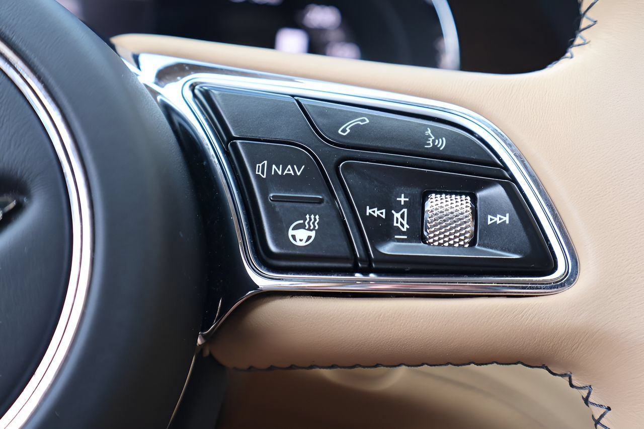 Certified 2024 Bentley Bentayga Extended Wheelbase AWD/4WD image 26