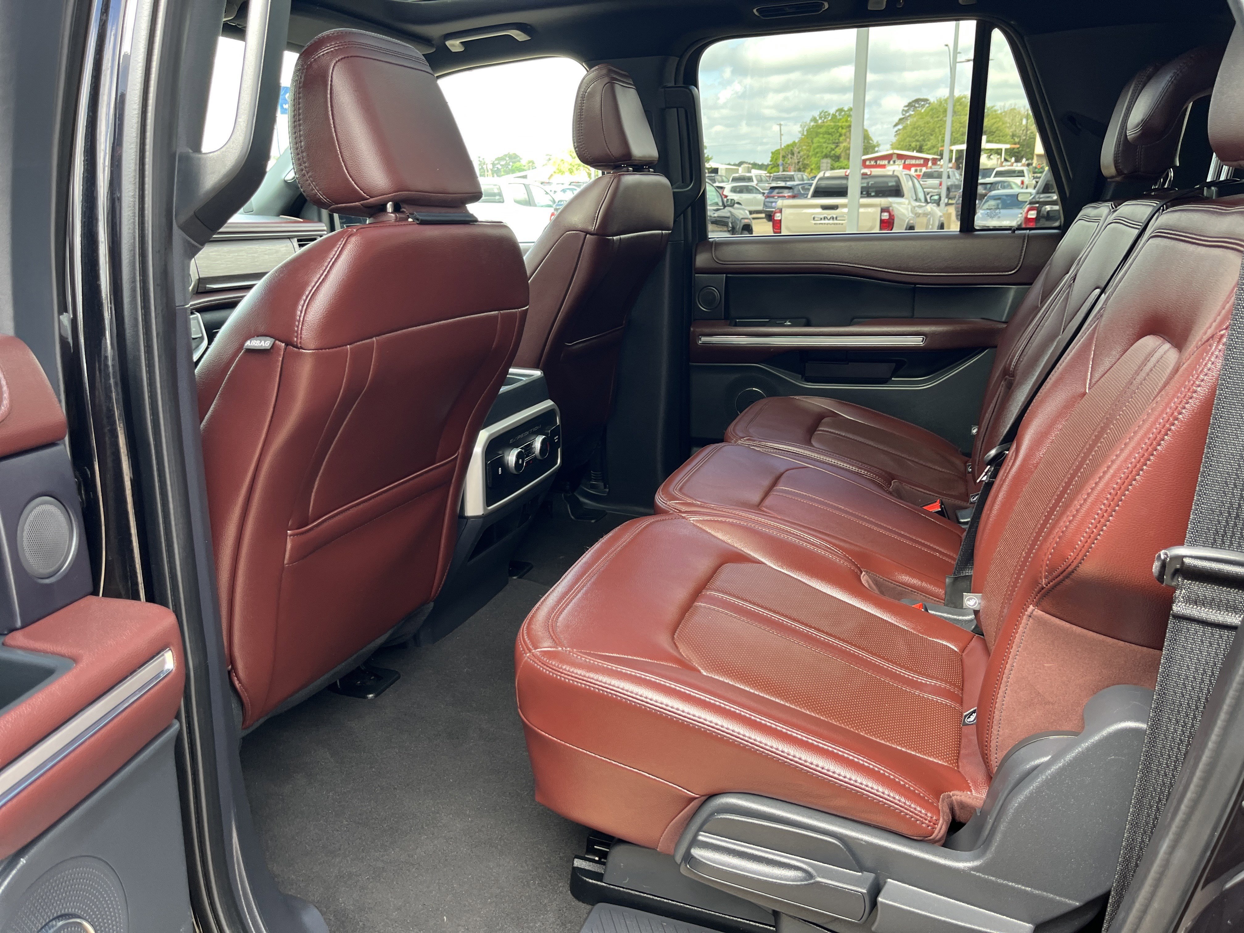 Used 2024 Ford Expedition Max Limited RWD image 11