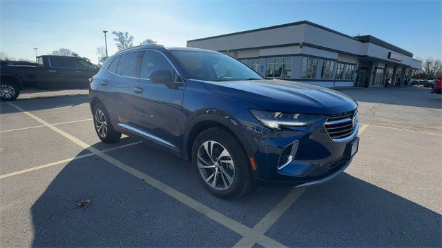 Used 2023 Buick Envision Essence image 2