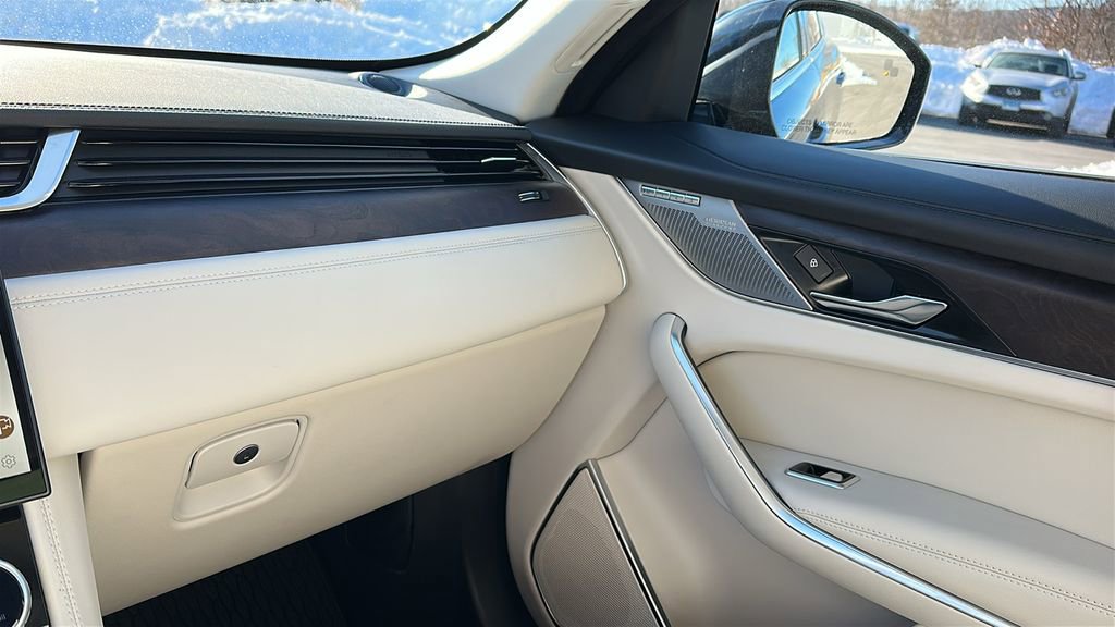 Certified 2022 Jaguar F-PACE S image 19