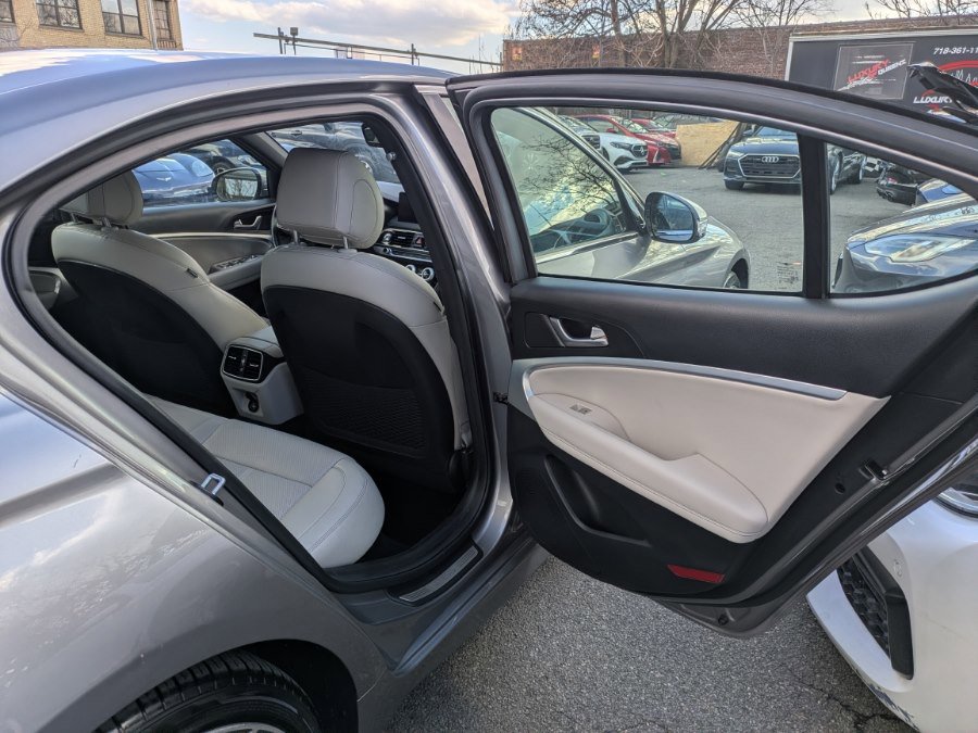 Used 2023 Genesis G70 2.0T AWD/4WD image 10