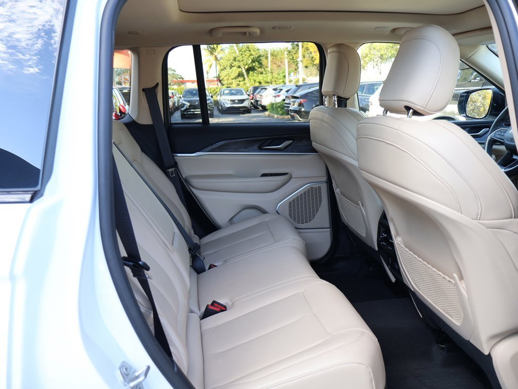 Used 2022 Jeep Grand Cherokee Limited w/ Trailer Tow Prep Group (B) image 40