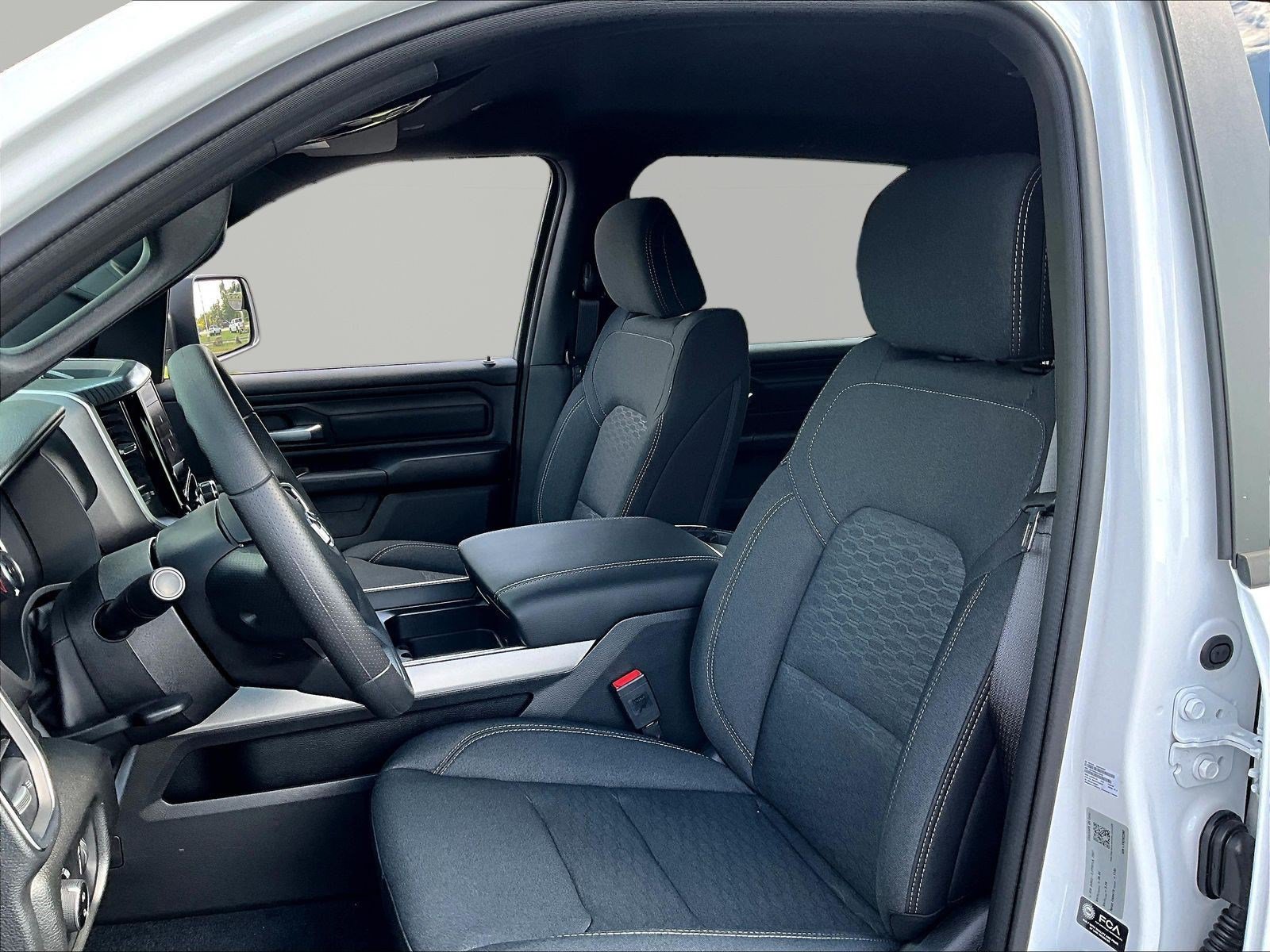 New 2026 RAM 1500 Express AWD/4WD image 17