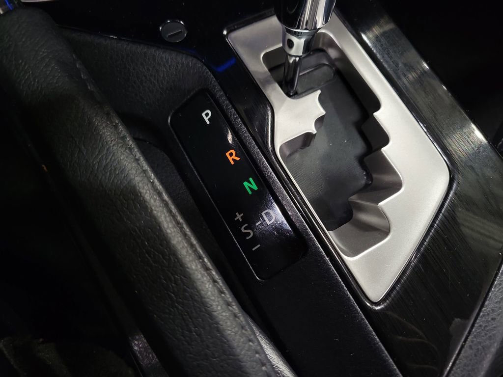 Used 2018 Toyota RAV4 Limited image 16