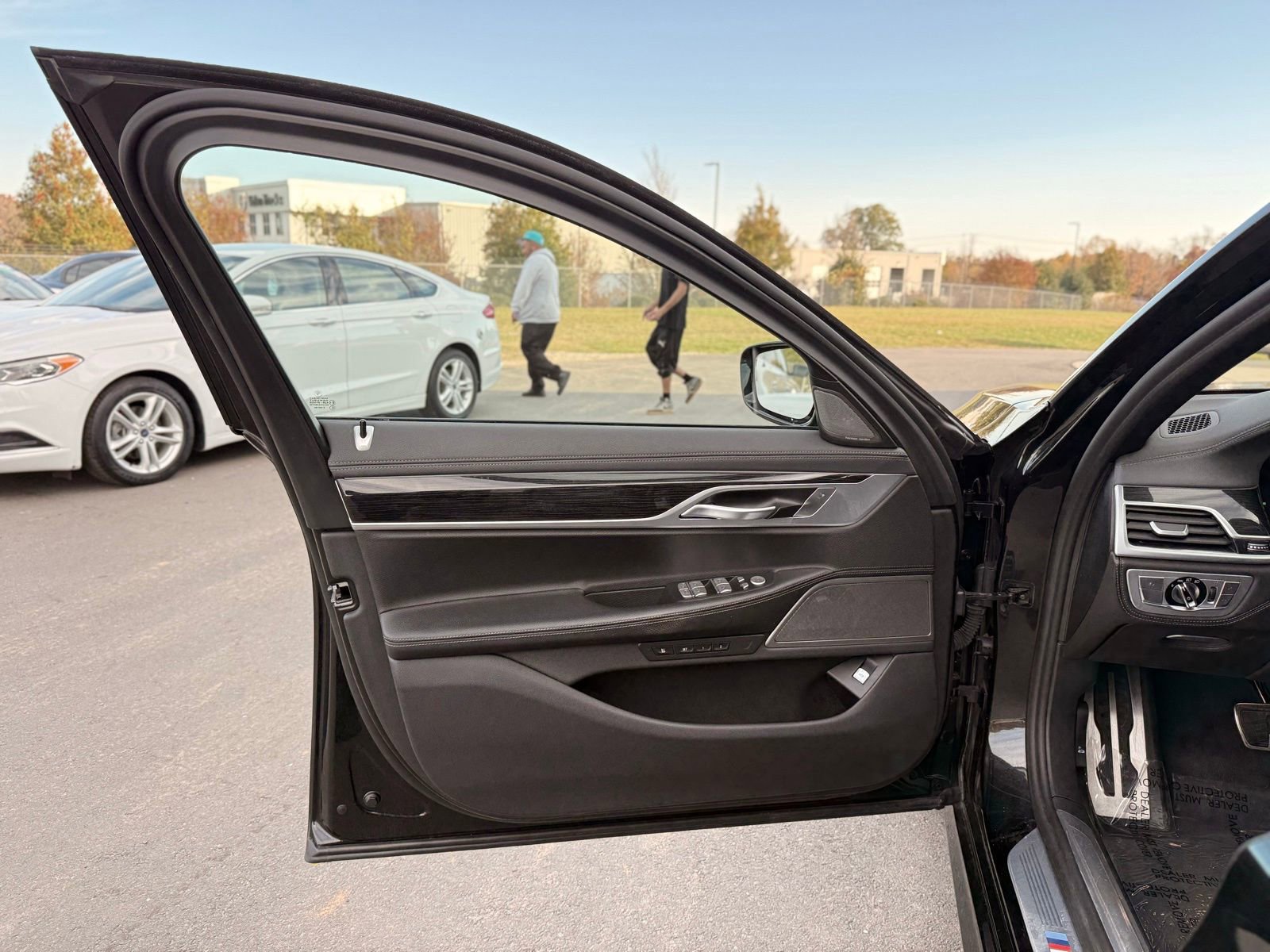 Used 2019 BMW 740i w/ M Sport Package image 14