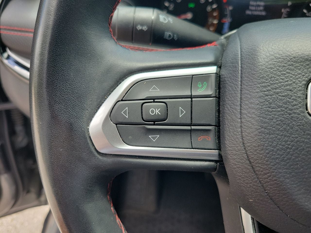 Used 2022 Jeep Compass Trailhawk w/ Trailhawk Convenience Group AWD/4WD image 19
