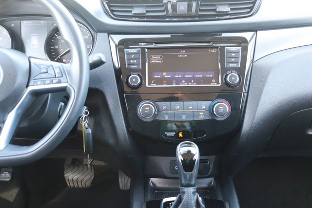 Used 2022 Nissan Rogue Sport S image 15