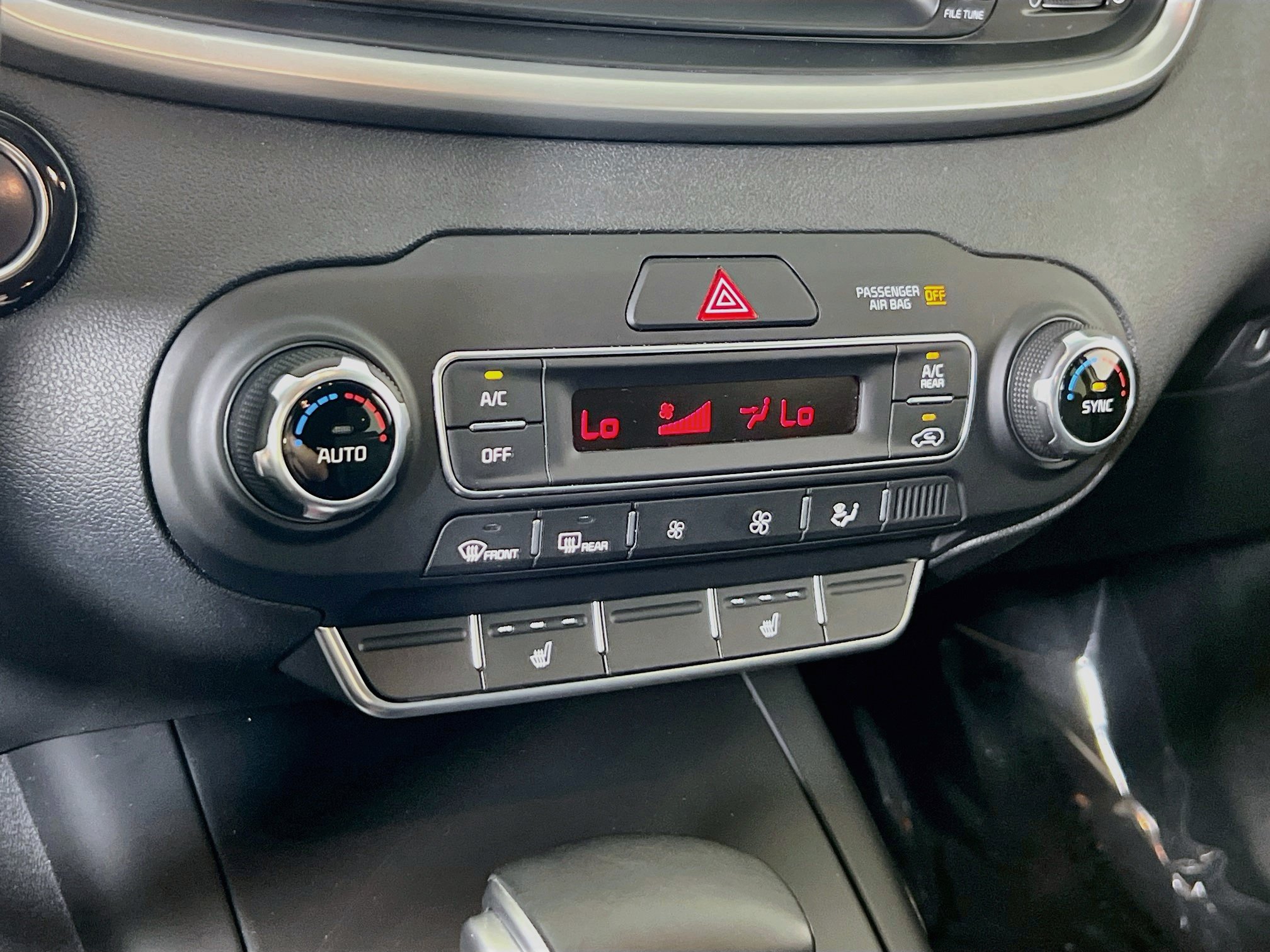 Used 2020 Kia Sorento S AWD/4WD image 15