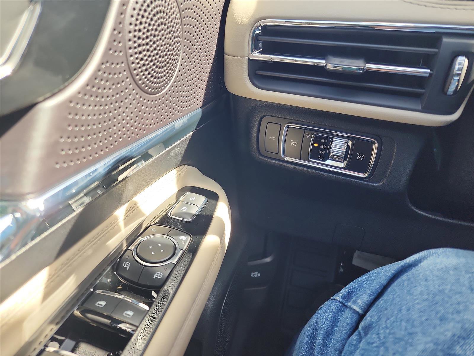 New 2026 Lincoln Corsair Premiere image 31