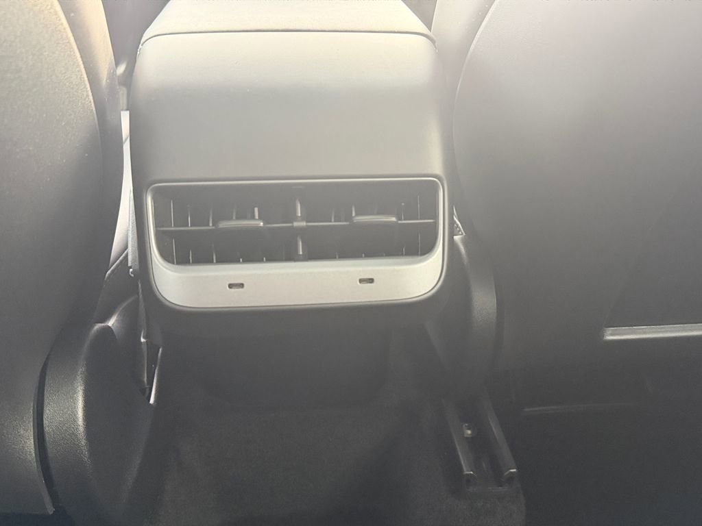 Used 2023 Tesla Model Y Long Range image 22