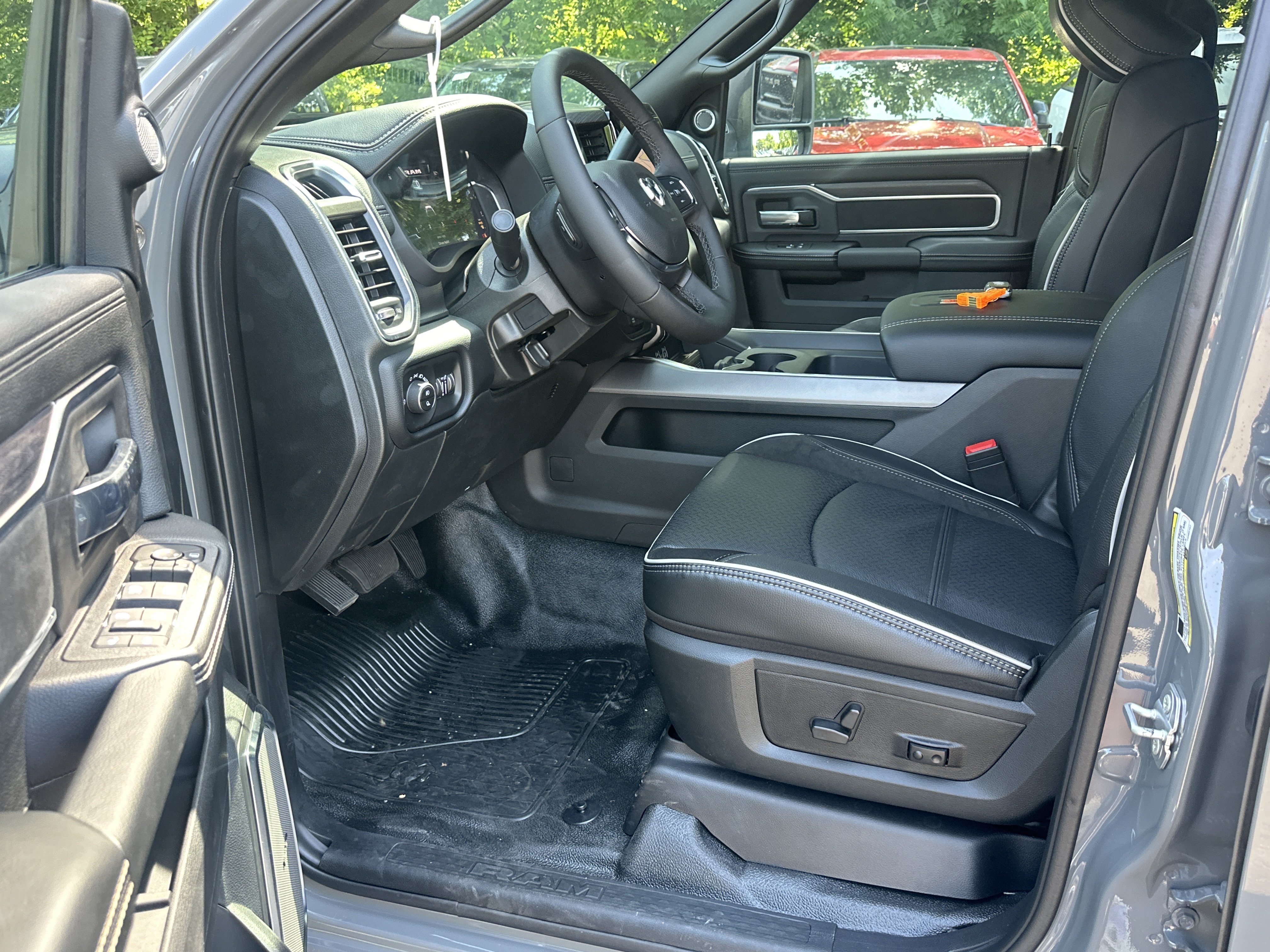 New 2026 RAM 5500 4x4 Crew Cab w/ Laramie Trim Package image 27