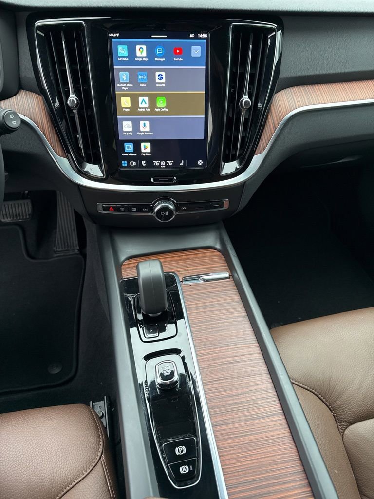 Used 2025 Volvo V60 B5 Cross Country Plus image 28