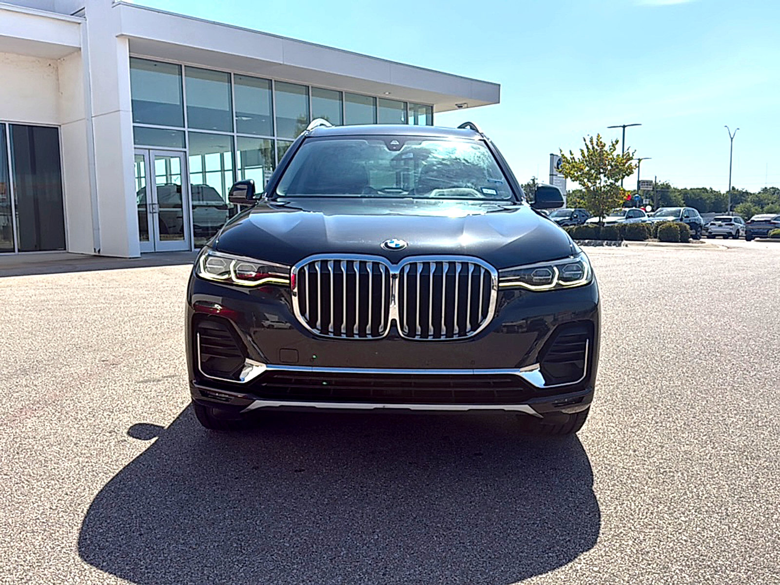 Used 2022 BMW X7 xDrive40i w/ Executive Package AWD/4WD image 2
