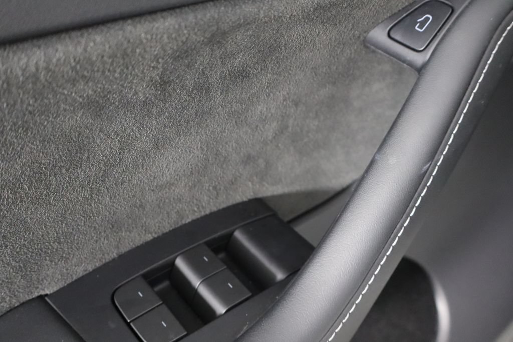 Used 2023 Tesla Model Y AWD image 19