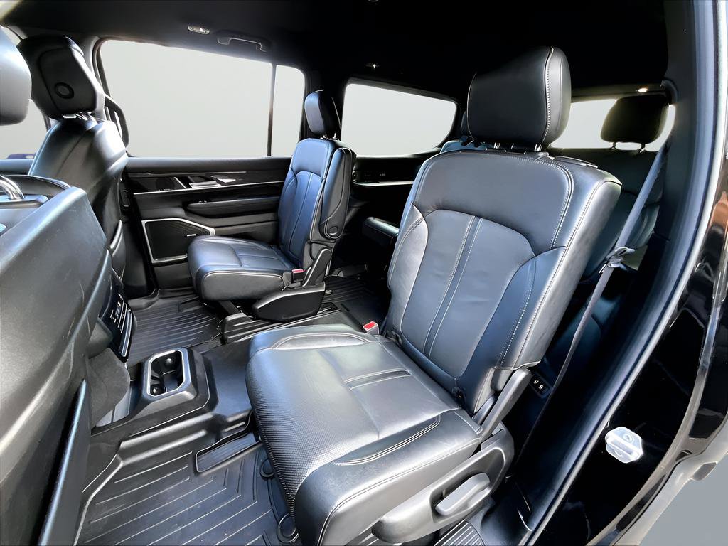 Used 2022 Jeep Wagoneer Series III w/ Flexible Seating Group image 24