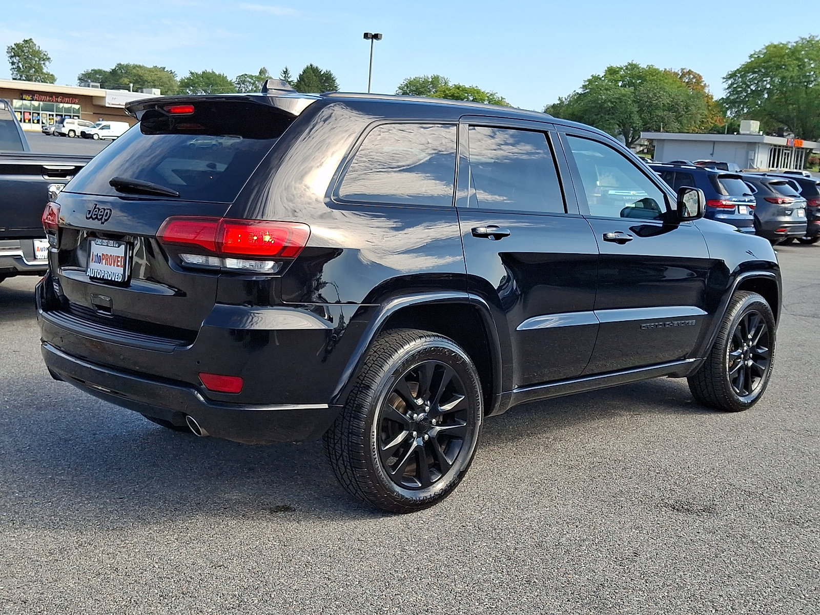Used 2019 Jeep Grand Cherokee Altitude AWD/4WD image 6