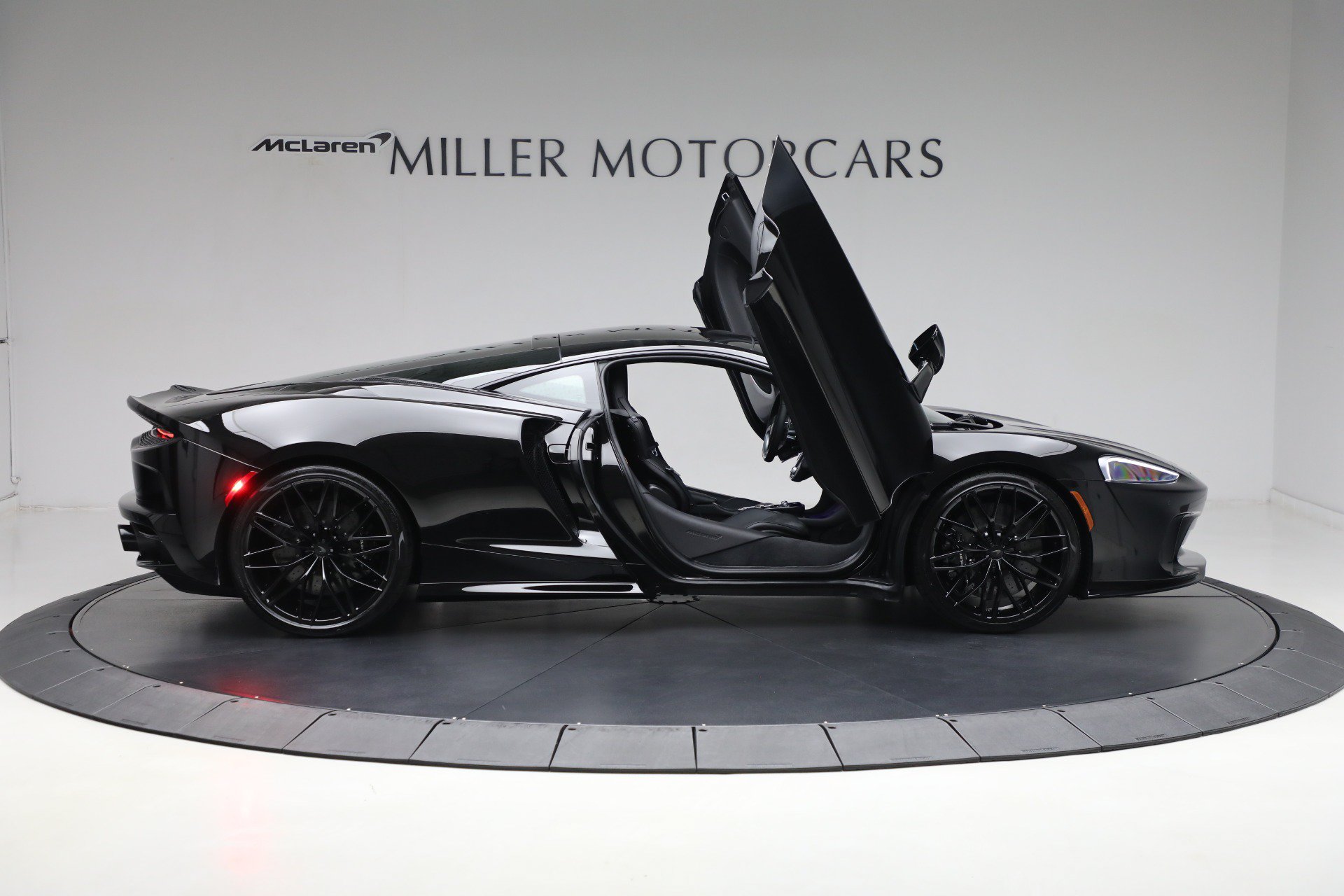 Used 2025 McLaren GTS RWD image 19