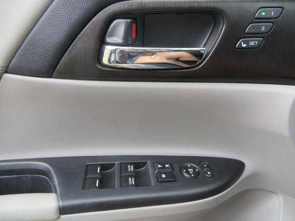Used 2013 Honda Accord EX-L image 24