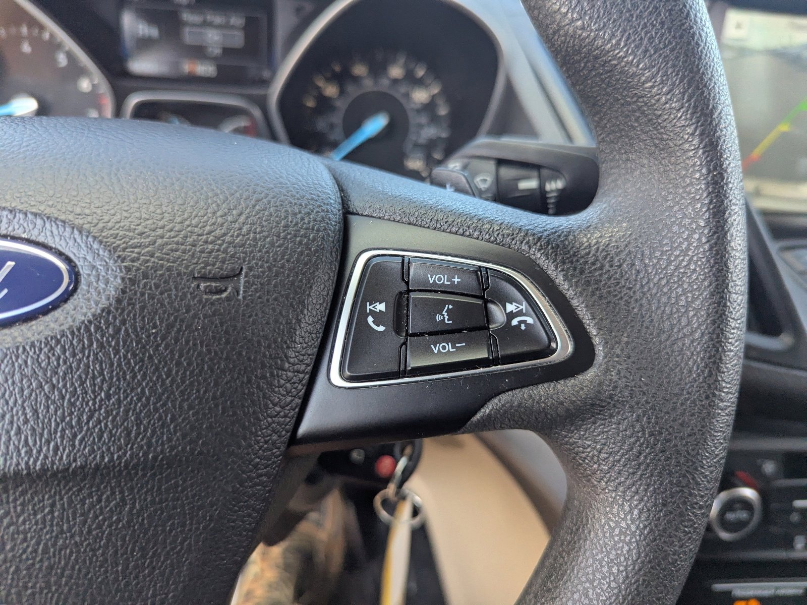 Used 2017 Ford Escape SE w/ Equipment Group 201A image 24