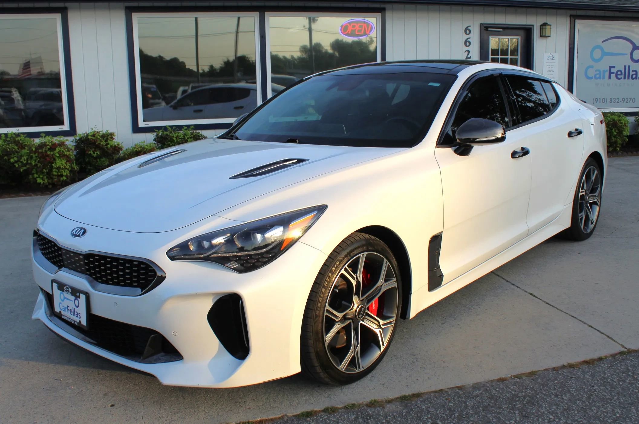 Used 2018 Kia Stinger GT2 RWD image 32