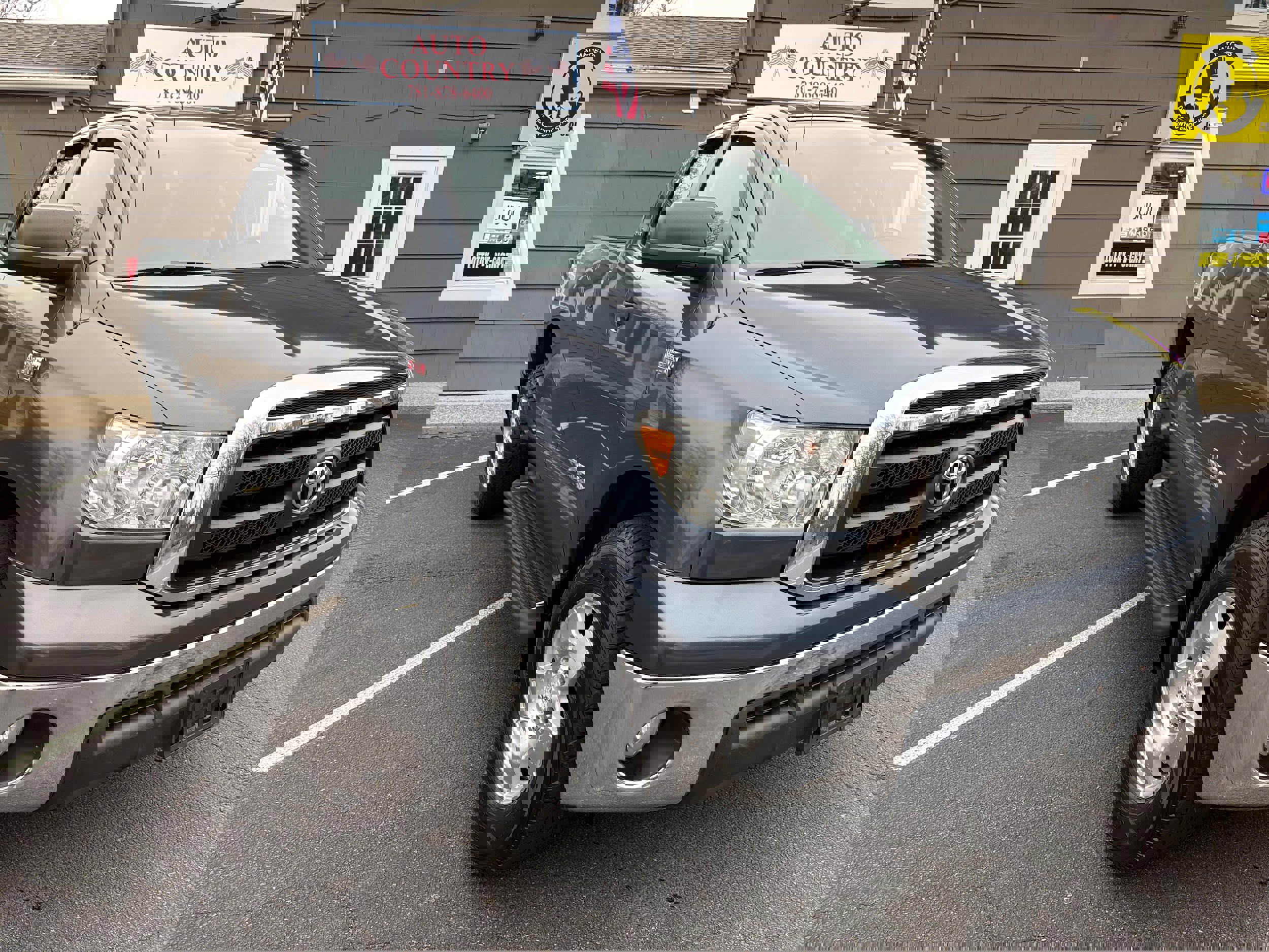 Used 2010 Toyota Tundra 4x4 Double Cab image 3