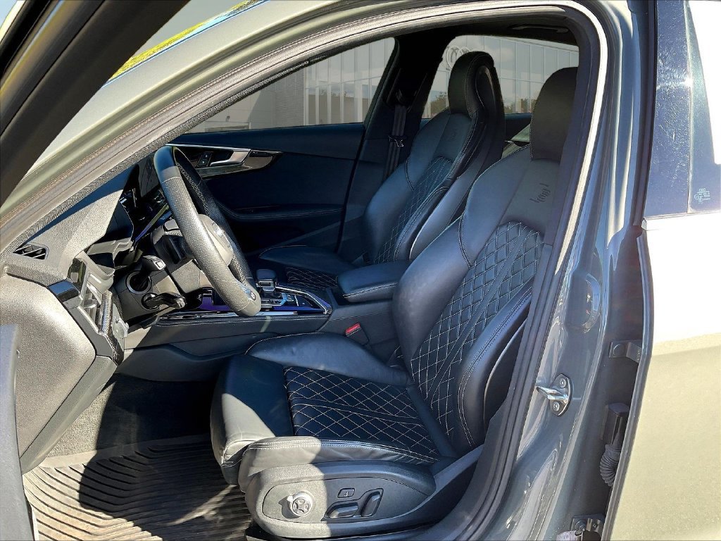 Used 2023 Audi S4 Premium Plus w/ Premium Plus Package AWD/4WD image 23