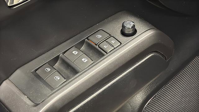 Used 2022 Toyota Tacoma TRD Off-Road image 24