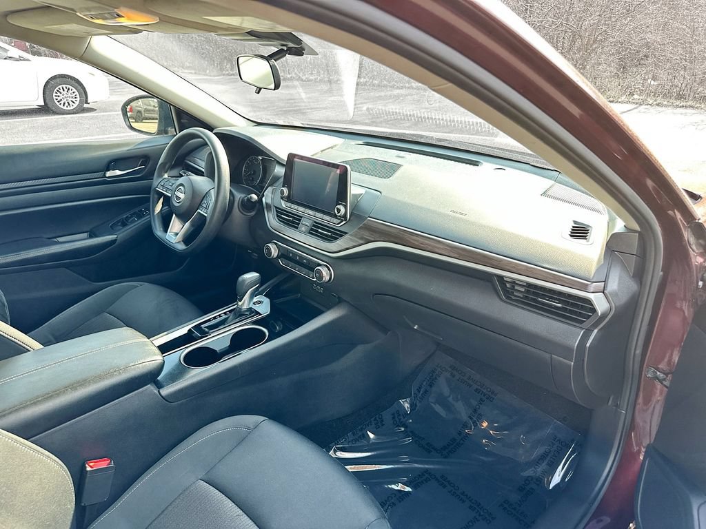 Certified 2024 Nissan Altima 2.5 SV FWD image 35