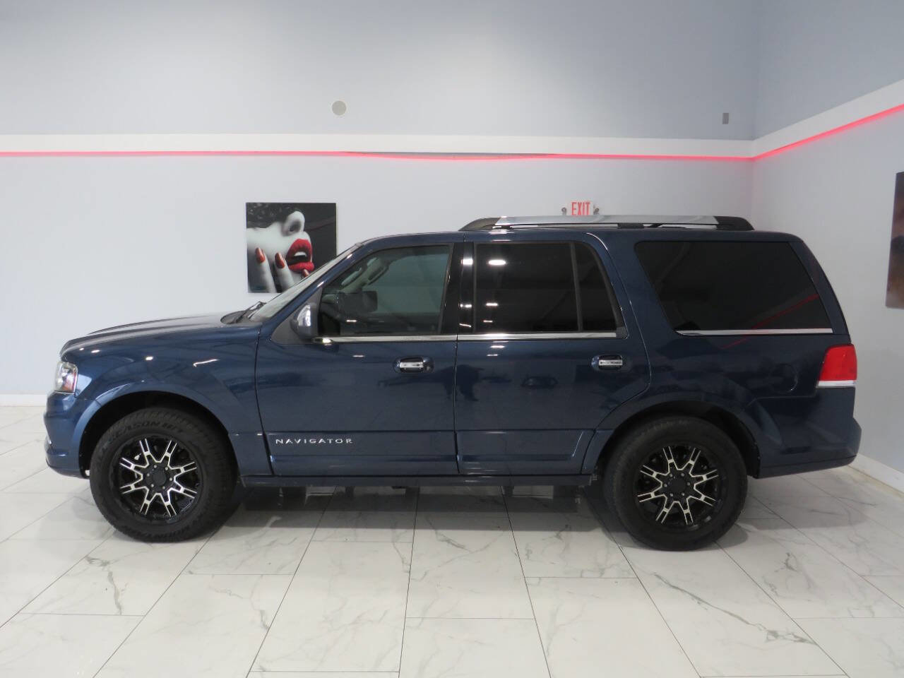 Used 2015 Lincoln Navigator 4WD image 6