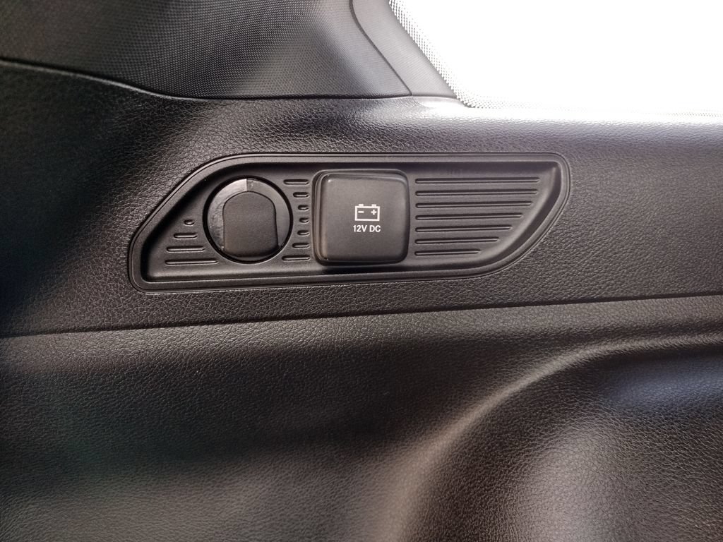 Used 2025 Jeep Grand Cherokee Altitude AWD/4WD image 23
