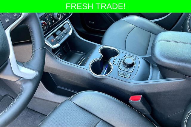 Used 2024 GMC Terrain SLT w/ Infotainment Package II FWD image 14