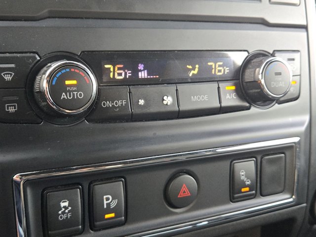 Used 2019 Nissan Titan SV w/ SV Convenience Package image 13