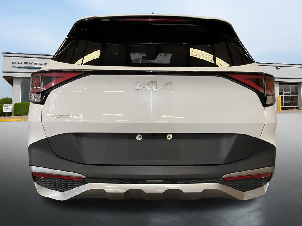 Used 2023 Kia Sportage EX image 4