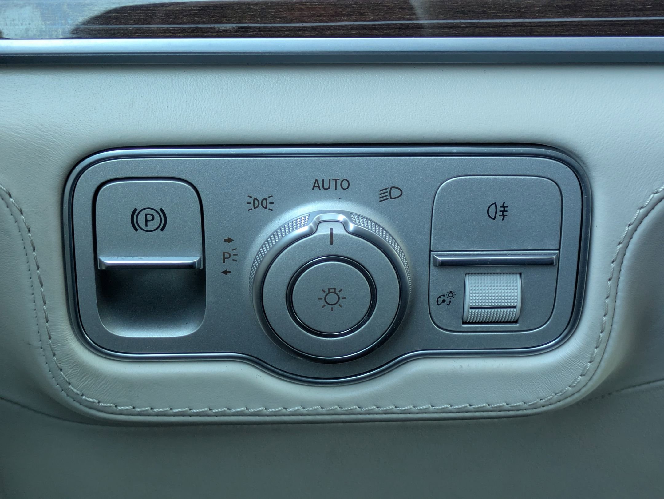 Used 2022 Mercedes-Benz Maybach GLS 600 Maybach GLS 600 image 18