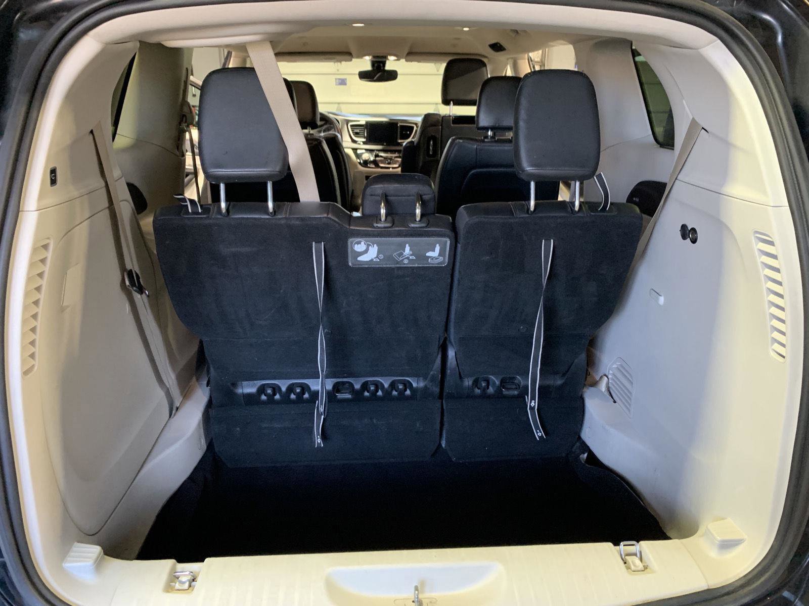 Used 2020 Chrysler Pacifica Touring-L Plus image 40