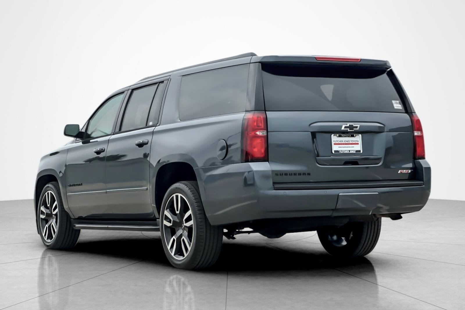Used 2020 Chevrolet Suburban Premier w/ RST 6.2L Performance Edition RWD image 3